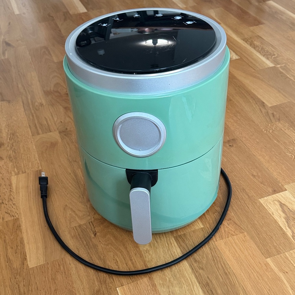 USED- Mint Green Compact Air Fryer - Sleek Countertop appliance